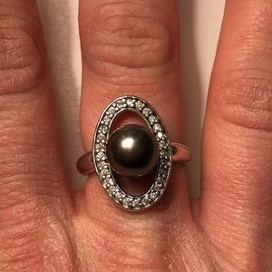 14K White Gold Black AA Pearl Diamond Ring
